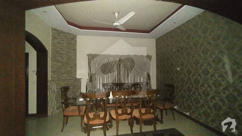 سکھ چین گارڈنز لاہور میں 5 کمروں کا 10 مرلہ مکان 65 ہزار میں کرایہ پر دستیاب ہے۔