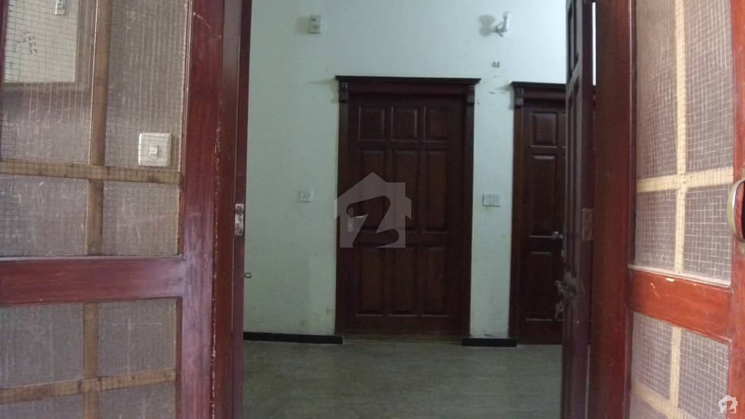 کمیٹی چوک راولپنڈی میں 2 کمروں کا 2 مرلہ فلیٹ 50 لاکھ میں برائے فروخت۔