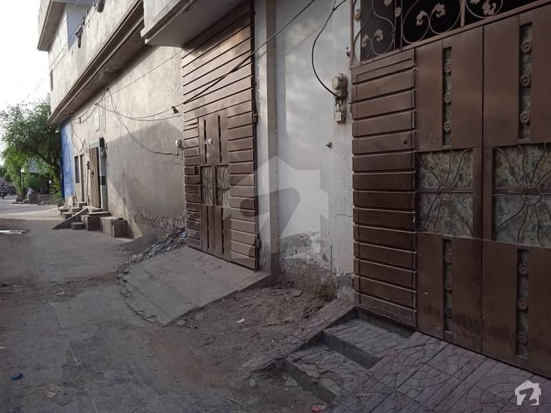 نثار کالونی فیصل آباد میں 2 کمروں کا 3 مرلہ مکان 35 لاکھ میں برائے فروخت۔