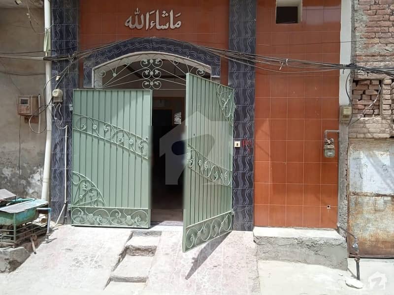 نثار کالونی فیصل آباد میں 3 کمروں کا 3 مرلہ مکان 58 لاکھ میں برائے فروخت۔