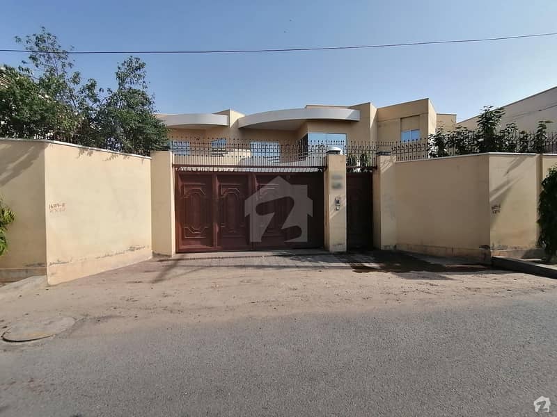Great House For Sale Available In Modern Shalimar Colony, Multan