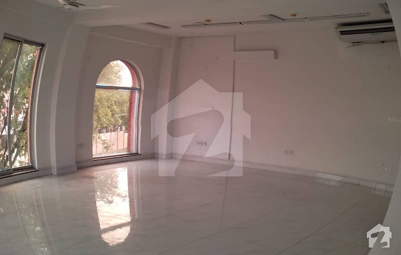 Premium 900 Square Feet Office Is Available For Rent In Lahore