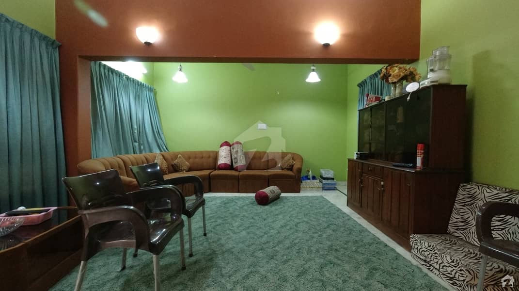 نارتھ ناظم آباد ۔ بلاک ایچ نارتھ ناظم آباد کراچی میں 6 کمروں کا 10 مرلہ مکان 4.1 کروڑ میں برائے فروخت۔