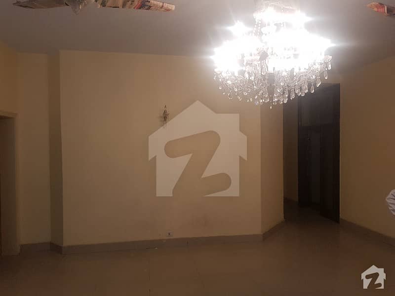 کیولری گراؤنڈ لاہور میں 5 کمروں کا 1 کنال مکان 5.8 کروڑ میں برائے فروخت۔