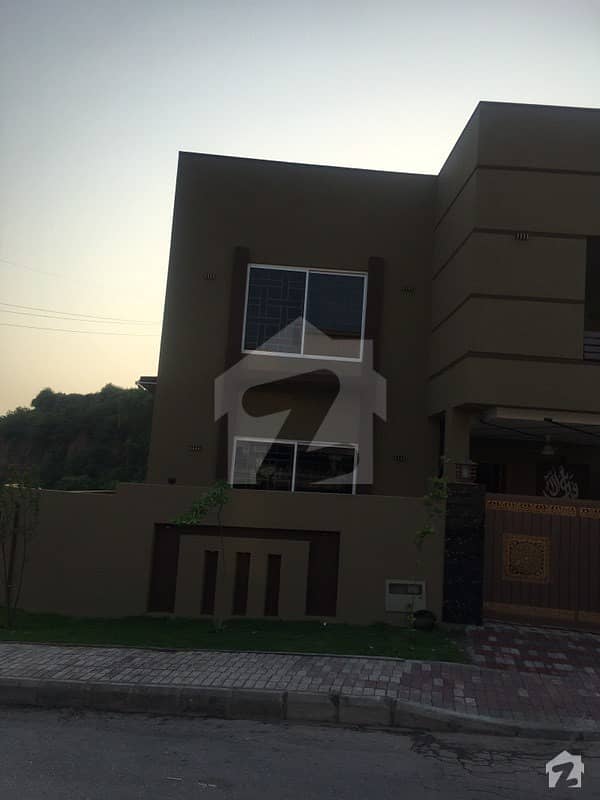 14 Marla Corner Beautiful 5 Bedroom Double Unit House