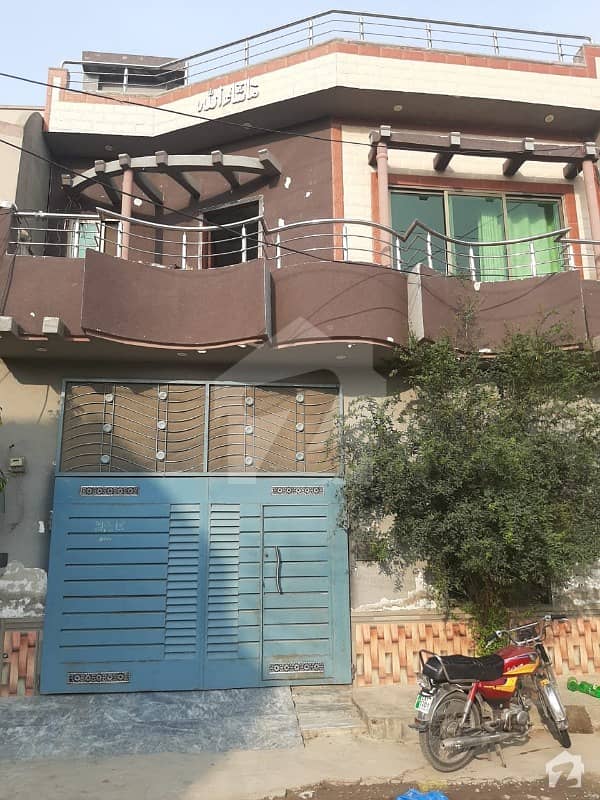حمزہ ٹاؤن لاہور میں 4 کمروں کا 5 مرلہ مکان 70 لاکھ میں برائے فروخت۔