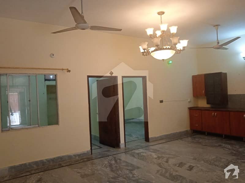کیپٹل کوآپریٹو ہاؤسنگ سوسائٹی سکیم 33 - سیکٹر 35-اے سکیم 33 کراچی میں 2 کمروں کا 5 مرلہ زیریں پورشن 25 ہزار میں کرایہ پر دستیاب ہے۔