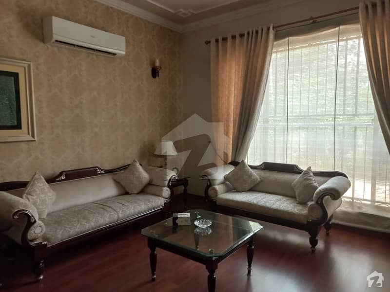وحدت روڈ لاہور میں 5 کمروں کا 1 کنال مکان 6.8 کروڑ میں برائے فروخت۔