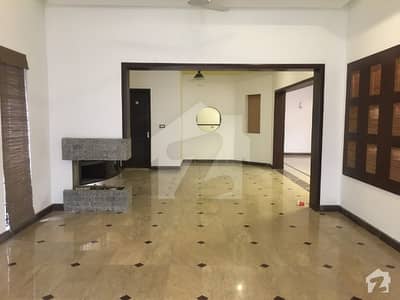 1 Kanal Bungalow Nearest To Market Park Main Road Very Attractive Price 1 Kanal Bungalow Nearest To Market Park Main Road Very Attractive Price