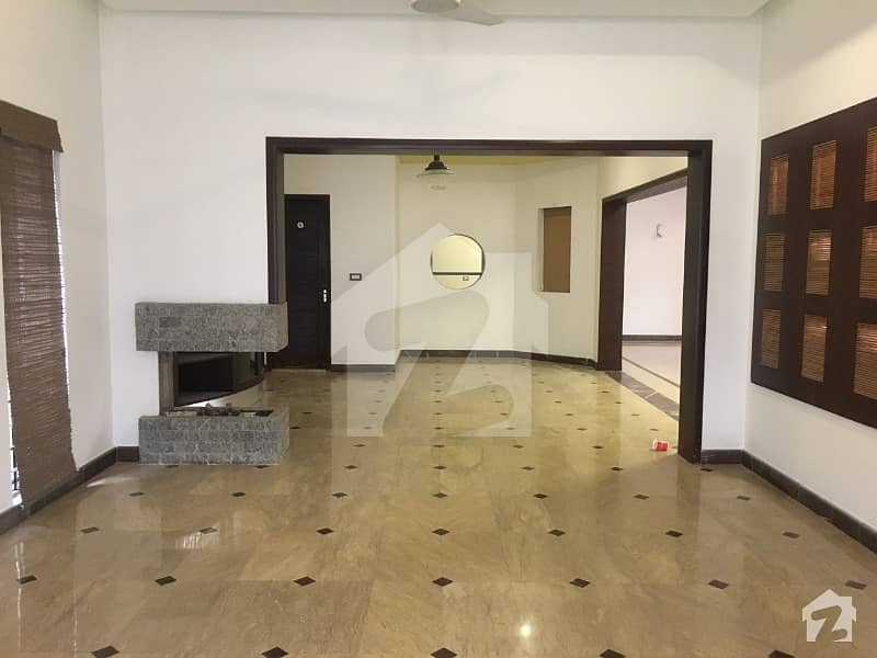 1 Kanal Bungalow Nearest To Market Park Main Road Very Attractive Price