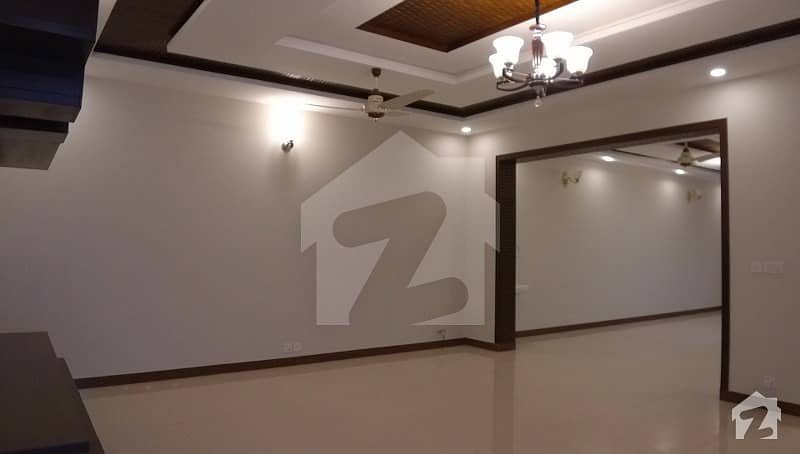Beautiful 40 X 80 Full House Triple Storey House For Rent In G-13