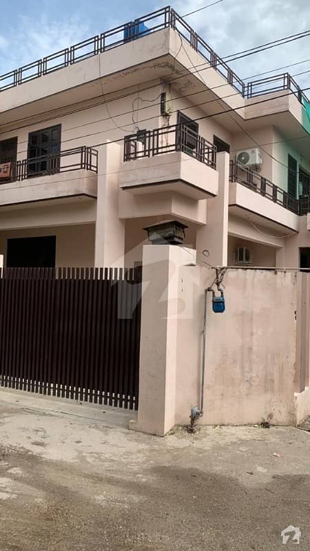 2475 Square Feet House Ideally Situated In Peoples Colony - Block Z