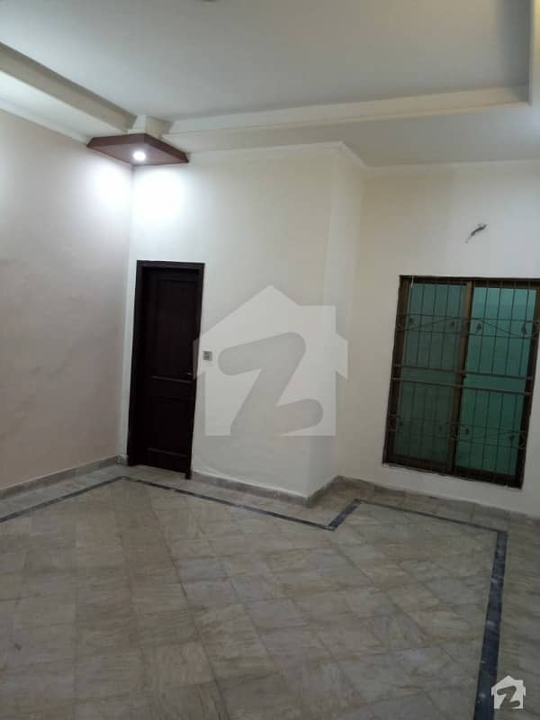فیصل ٹاؤن ۔ بلاک سی فیصل ٹاؤن لاہور میں 4 کمروں کا 10 مرلہ مکان 1.2 لاکھ میں کرایہ پر دستیاب ہے۔