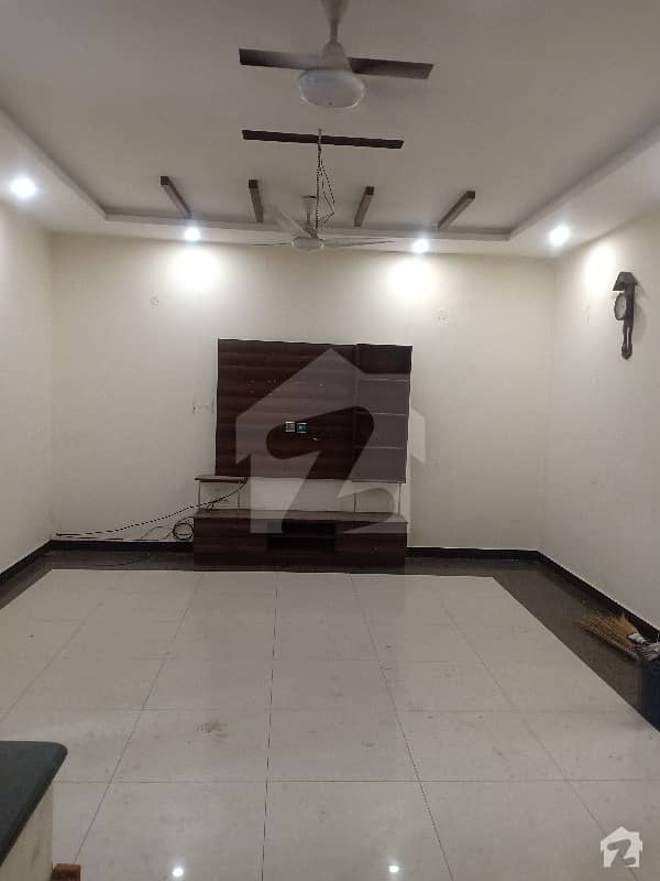 Facing Park 10 Marla Lower Lock Upper Portion For Rent In Valencia Town Lahore