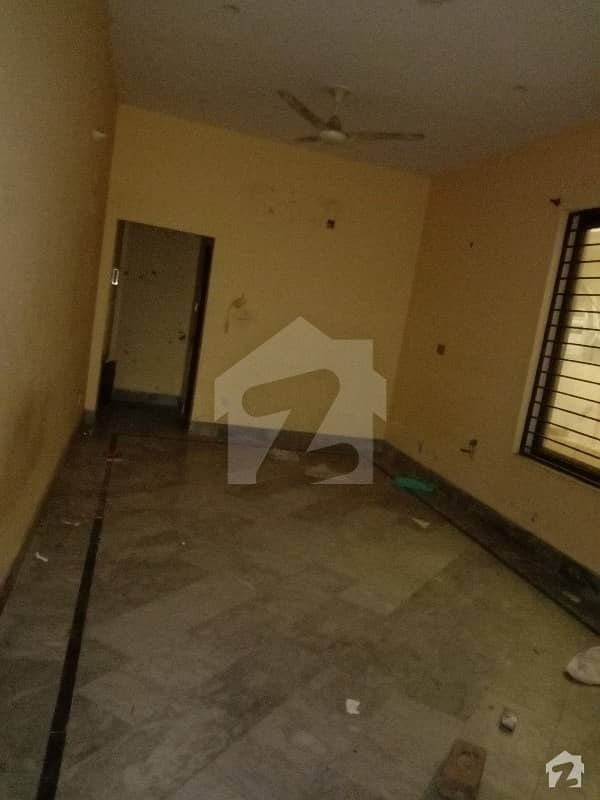 10 Marla Upper Portion House For Rent In Wapda Town Phase 1 Black C