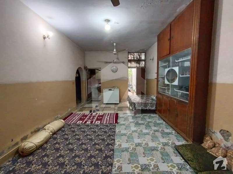 راج گڑھ لاہور میں 5 کمروں کا 13 مرلہ مکان 3.25 کروڑ میں برائے فروخت۔