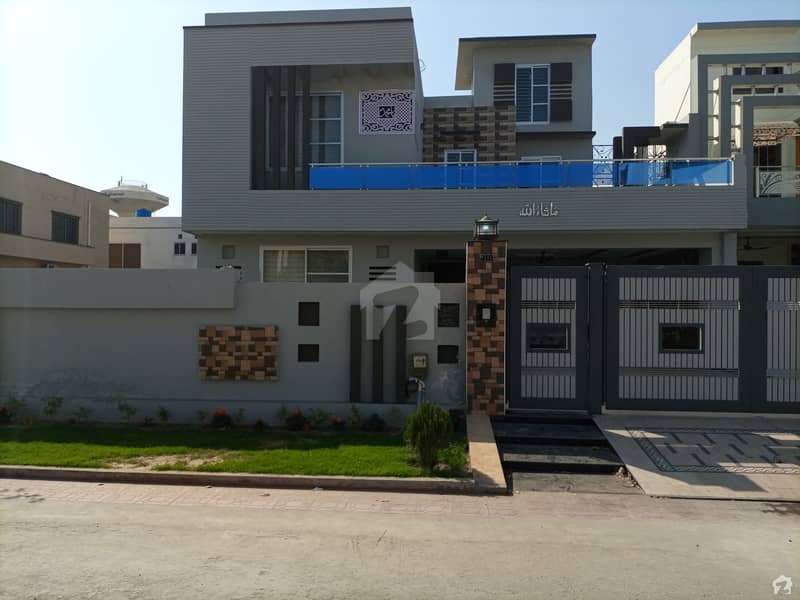 1 Kanal House In DC Colony For Sale