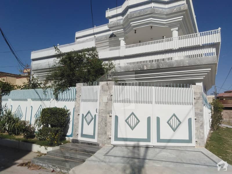 Ideally Located House For Sale In Hayatabad Available