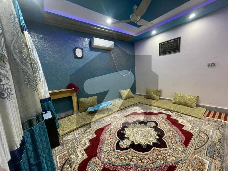 حیات آباد فیز 1 حیات آباد پشاور میں 6 کمروں کا 10 مرلہ مکان 4 کروڑ میں برائے فروخت۔
