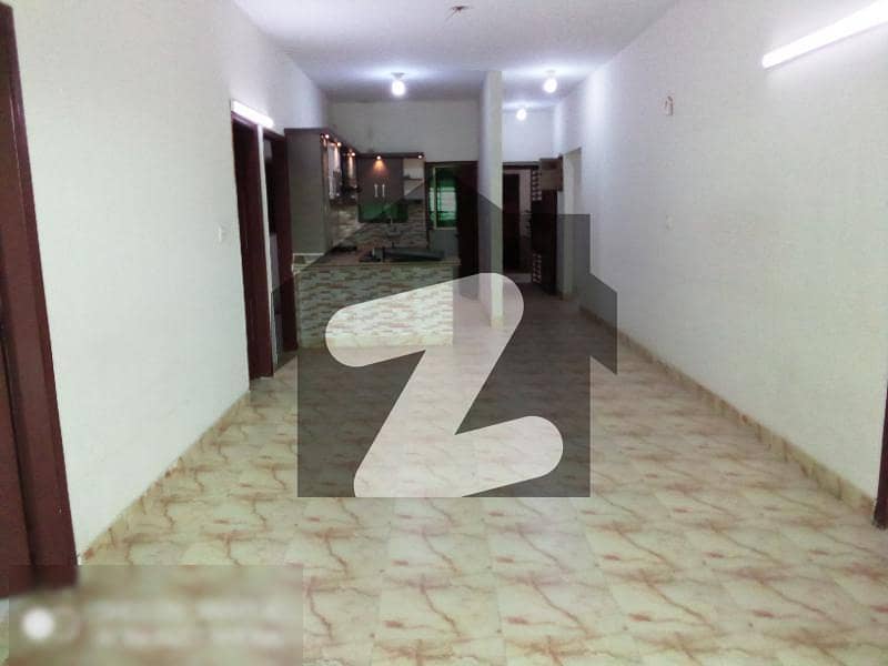 صنوبر ٹوِن ٹاور سعدی روڈ کراچی میں 3 کمروں کا 8 مرلہ فلیٹ 38 ہزار میں کرایہ پر دستیاب ہے۔