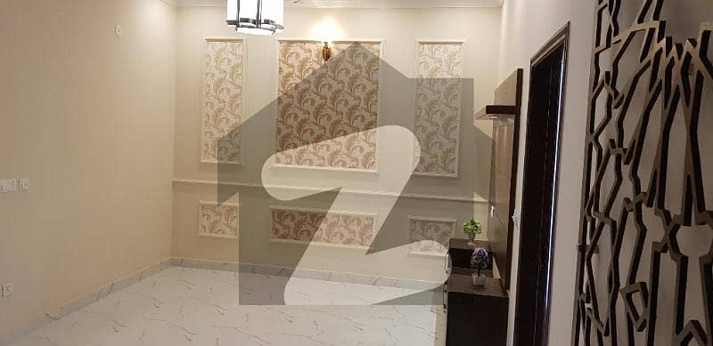 ڈریم گارڈنز فیز 1 ڈریم گارڈنز ڈیفینس روڈ لاہور میں 4 کمروں کا 5 مرلہ مکان 1.8 کروڑ میں برائے فروخت۔