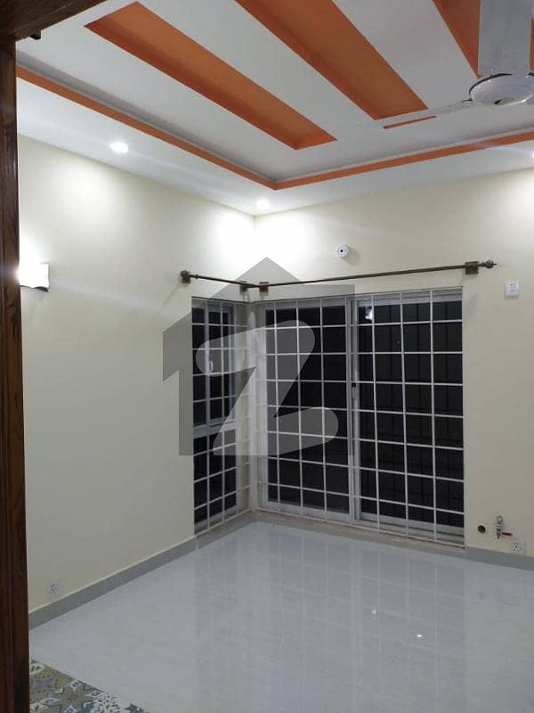 Pha Officers Residencia Adjacent Cda Park Enclave 1st Floor Rent