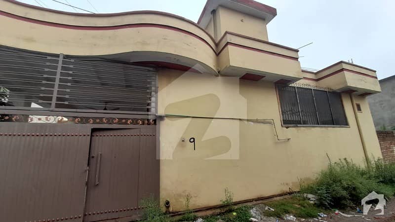 موٹروے چوک اسلام آباد میں 3 کمروں کا 12 مرلہ مکان 1.5 کروڑ میں برائے فروخت۔