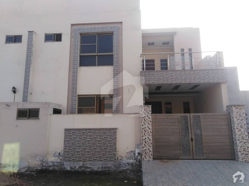 Spaciously Planned 5 Marla House In Satiana Road Available