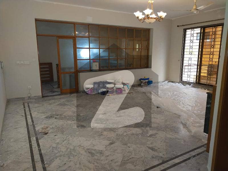 Luxury House Upper Portion On Very Prime Location Available For Rent In F-11 , Islamabad.