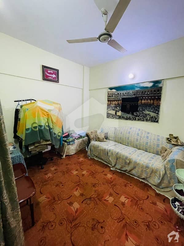 صفورا گوٹھ گلستانِ جوہر کراچی میں 3 کمروں کا 5 مرلہ فلیٹ 62 لاکھ میں برائے فروخت۔