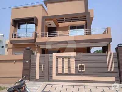 10 Marla Brand New Owner Built House For Sale