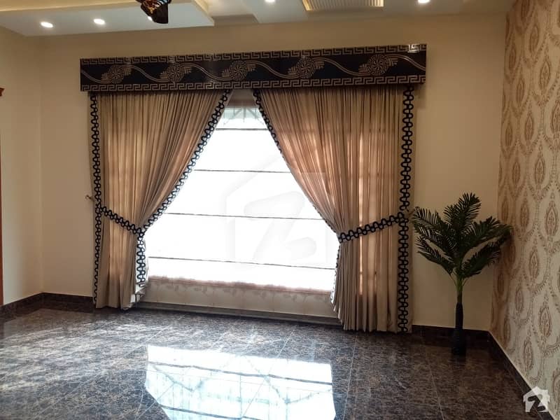 2 Kanal House For Sale In DC Colony