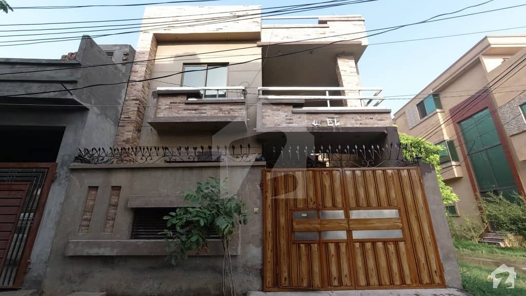 الرحمان گارڈن فیز 4 الرحمان گارڈن لاہور میں 4 کمروں کا 5 مرلہ مکان 1.08 کروڑ میں برائے فروخت۔