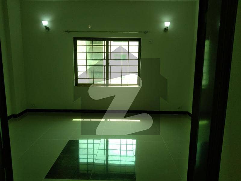عسکری 10 - سیکٹر ایف عسکری 10 عسکری لاہور میں 3 کمروں کا 10 مرلہ فلیٹ 70 ہزار میں کرایہ پر دستیاب ہے۔