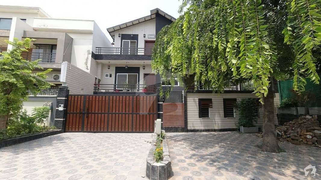 Renovated 7 Bed   House With Extra Land