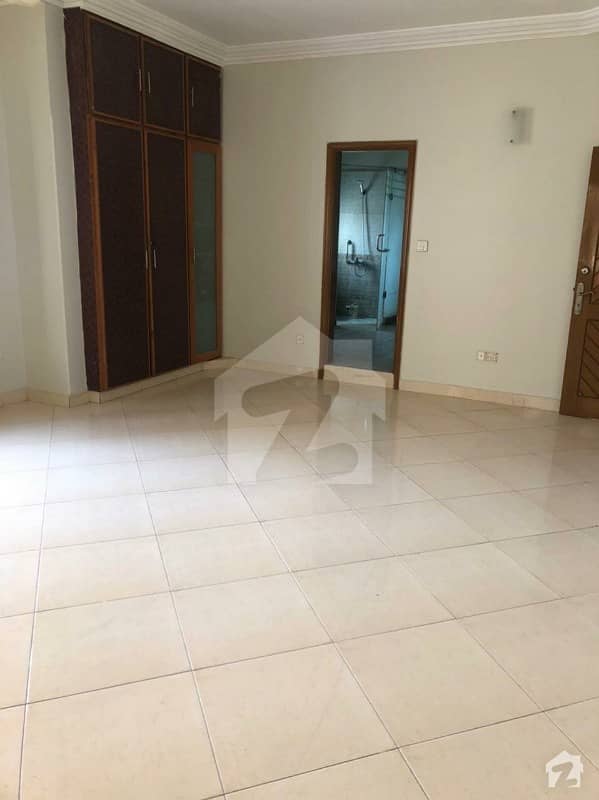 Unoccupied House Of 300 Square Yards Is Available For Rent In DHA Phase 4