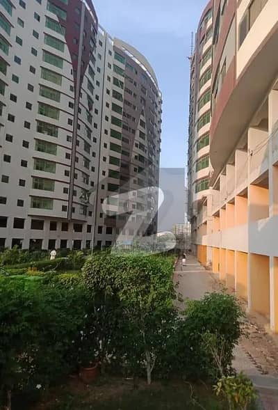 صنوبر ٹوِن ٹاور سعدی روڈ کراچی میں 4 کمروں کا 5 مرلہ فلیٹ 85 لاکھ میں برائے فروخت۔