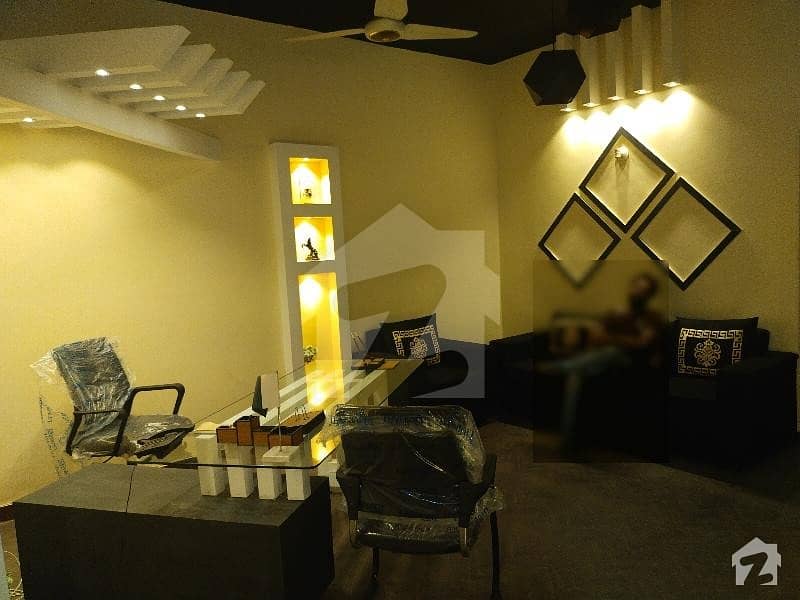 فیصل ٹاؤن ۔ بلاک سی فیصل ٹاؤن لاہور میں 2 کمروں کا 10 مرلہ زیریں پورشن 45 ہزار میں کرایہ پر دستیاب ہے۔