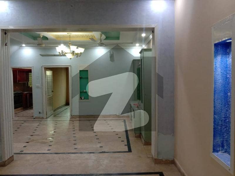 جوہر ٹاؤن فیز 2 - بلاک آر1 جوہر ٹاؤن فیز 2 جوہر ٹاؤن لاہور میں 5 کمروں کا 5 مرلہ مکان 1.4 لاکھ میں کرایہ پر دستیاب ہے۔