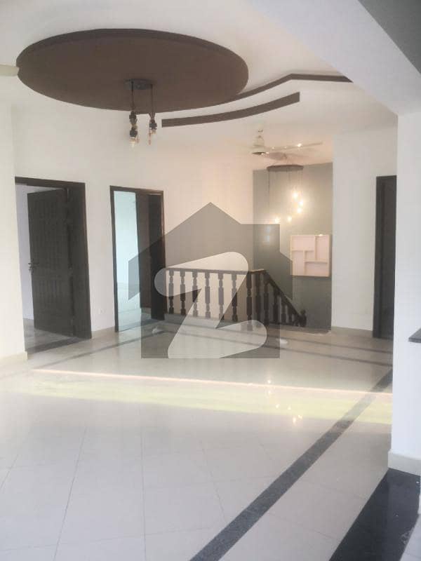 15 Marla Very Beautiful House In Bahria Phase 8 Sec F