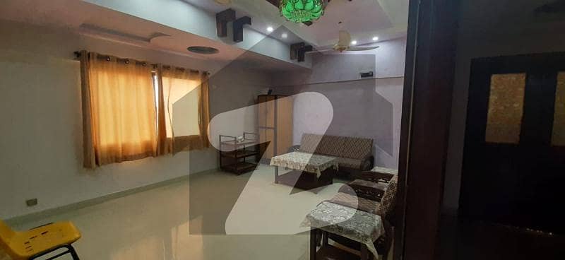 عالمگیر روڈ گلشنِ اقبال ٹاؤن کراچی میں 4 کمروں کا 8 مرلہ فلیٹ 3.65 کروڑ میں برائے فروخت۔