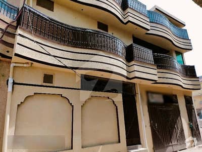 شمس القمر ٹاؤن پشاور میں 9 کمروں کا 7 مرلہ مکان 2 کروڑ میں برائے فروخت۔