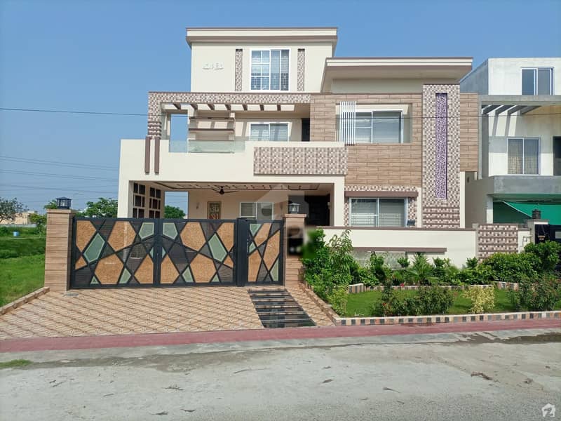 House Of 1 Kanal For Sale In DC Colony