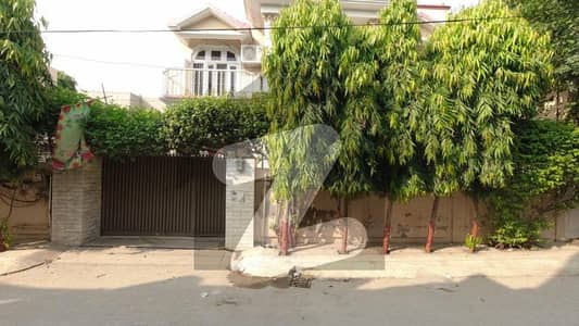 Well-Constructed House Available For Sale In Mansoorah