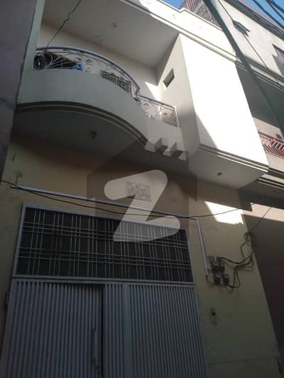 شالیمار ٹاؤن لاہور میں 3 کمروں کا 3 مرلہ مکان 88 لاکھ میں برائے فروخت۔