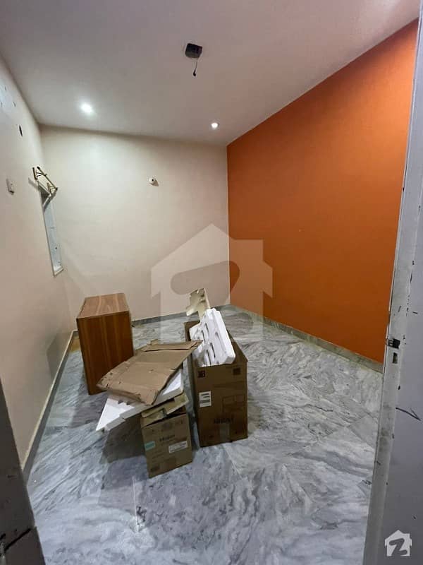4th Floor For Rent In Ideal Location Of Akhtar Colony