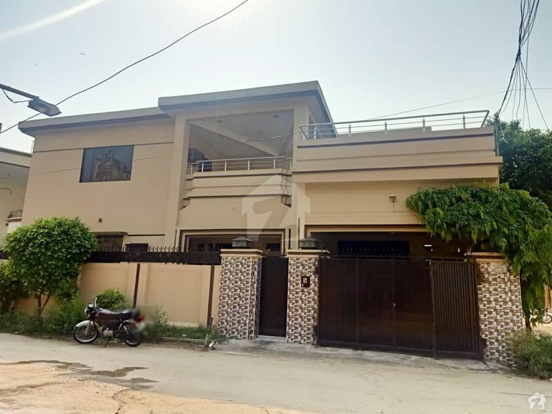 Stunning 12 Marla House In Shadman Colony Available