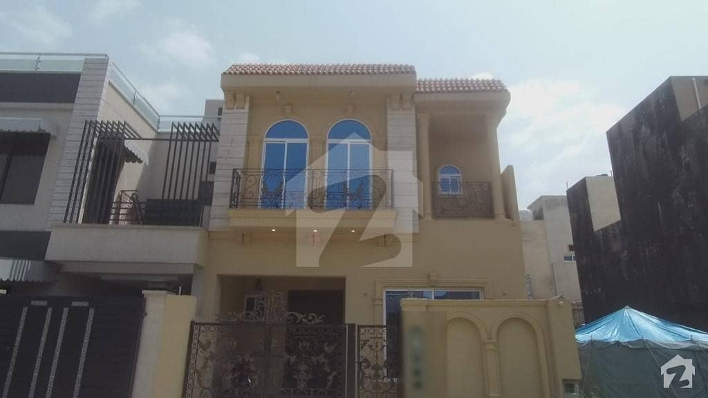 5 Marla Spacious House Available In Paragon City For Sale