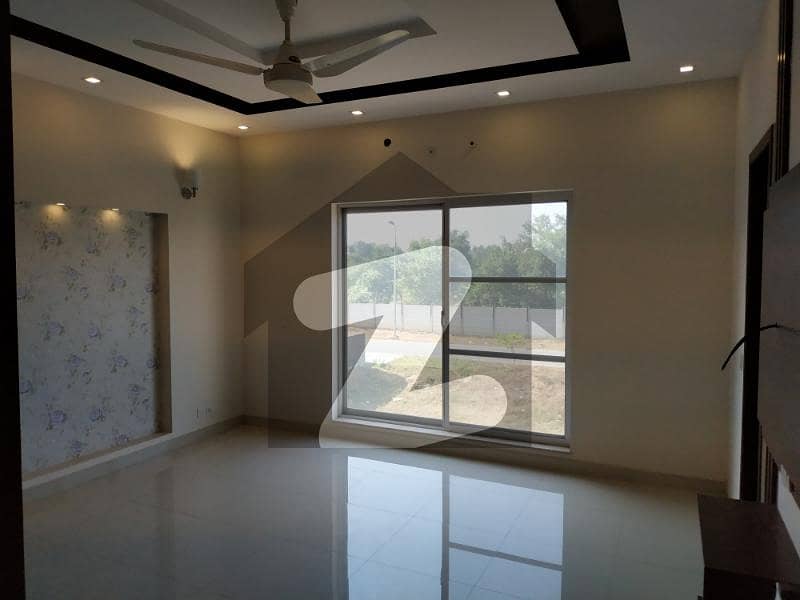 10 Marla Owner Build House very Reasonable Price in DHA Phase 4 Lahore
