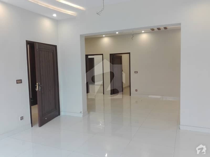 آئی ای پی انجینئرز ٹاؤن لاہور میں 5 کمروں کا 1 کنال مکان 3.45 کروڑ میں برائے فروخت۔